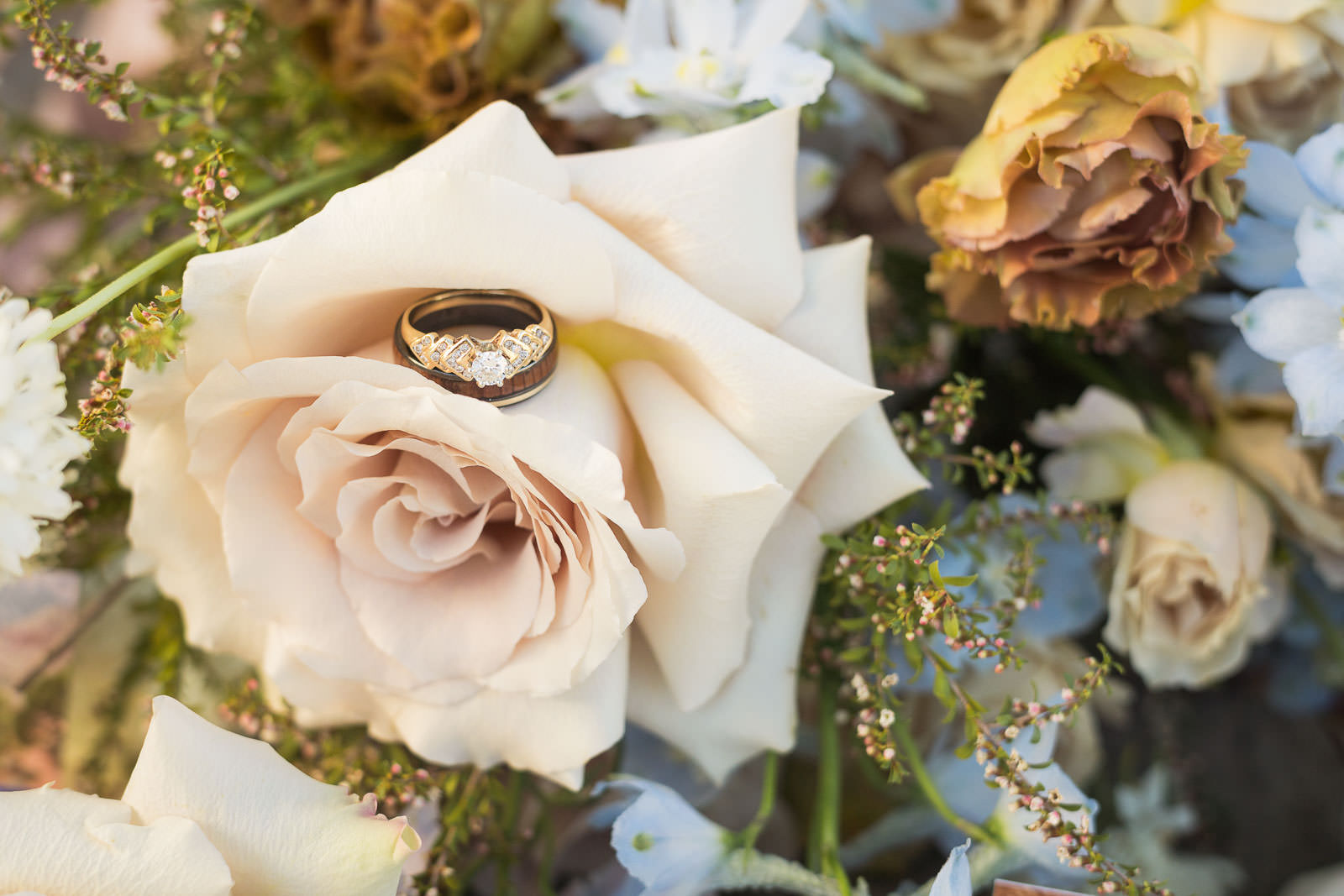 003-Love-Story-Photography-Pioneertown-Elopement-20220703