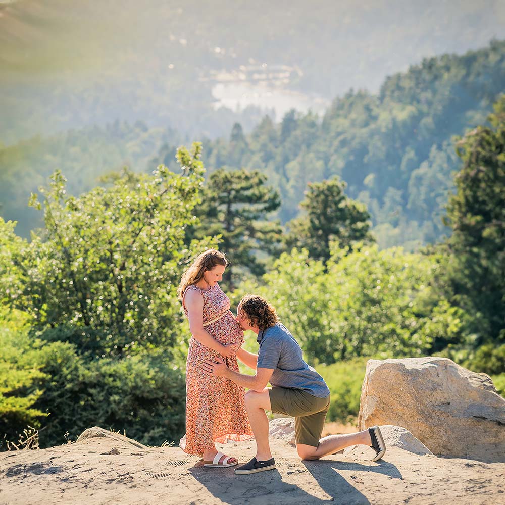 Love-Story-Photography-Maternity-Photo-Mountains-1000x1000