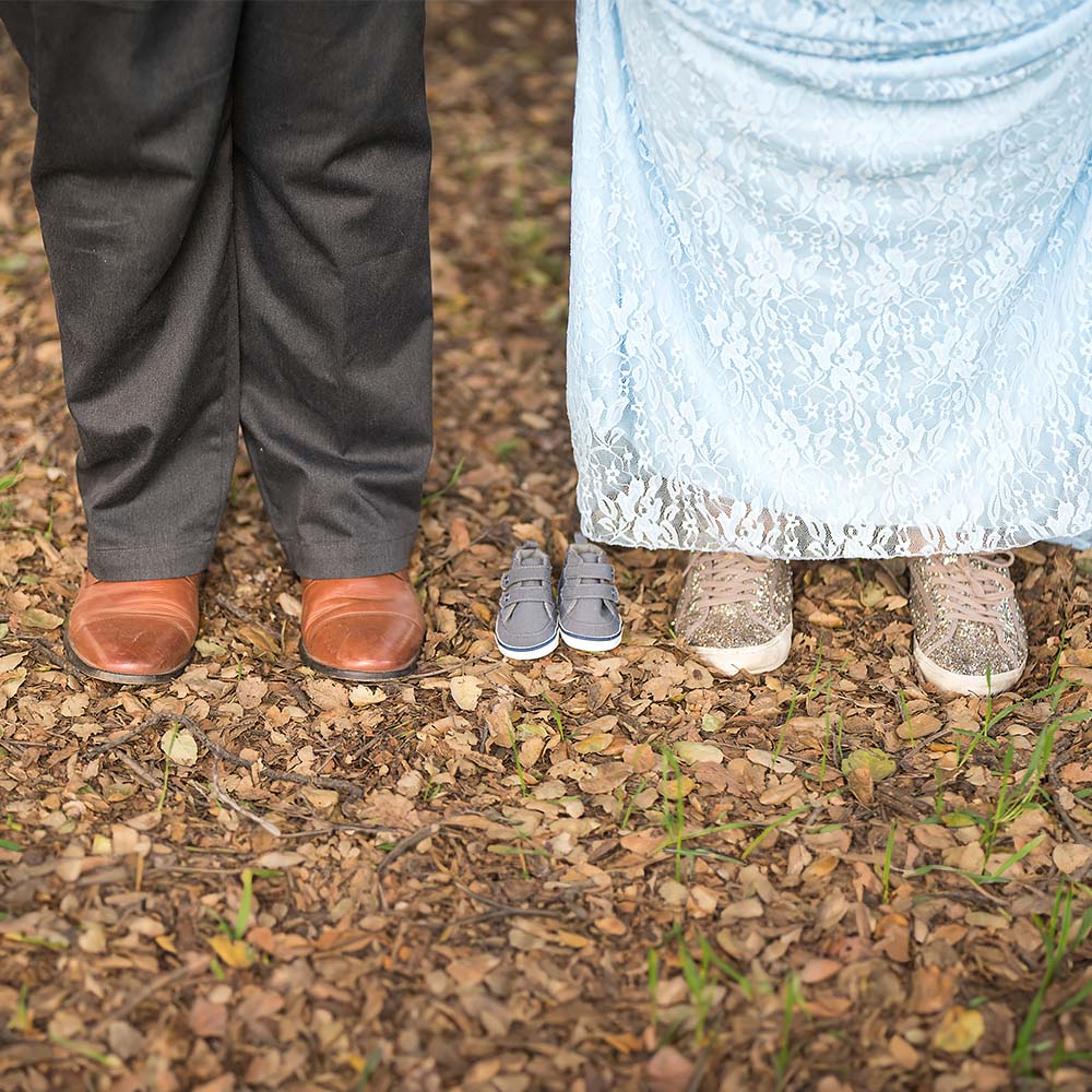 Love-Story-Photography-Maternity-Photo-Shoes-1000x1000