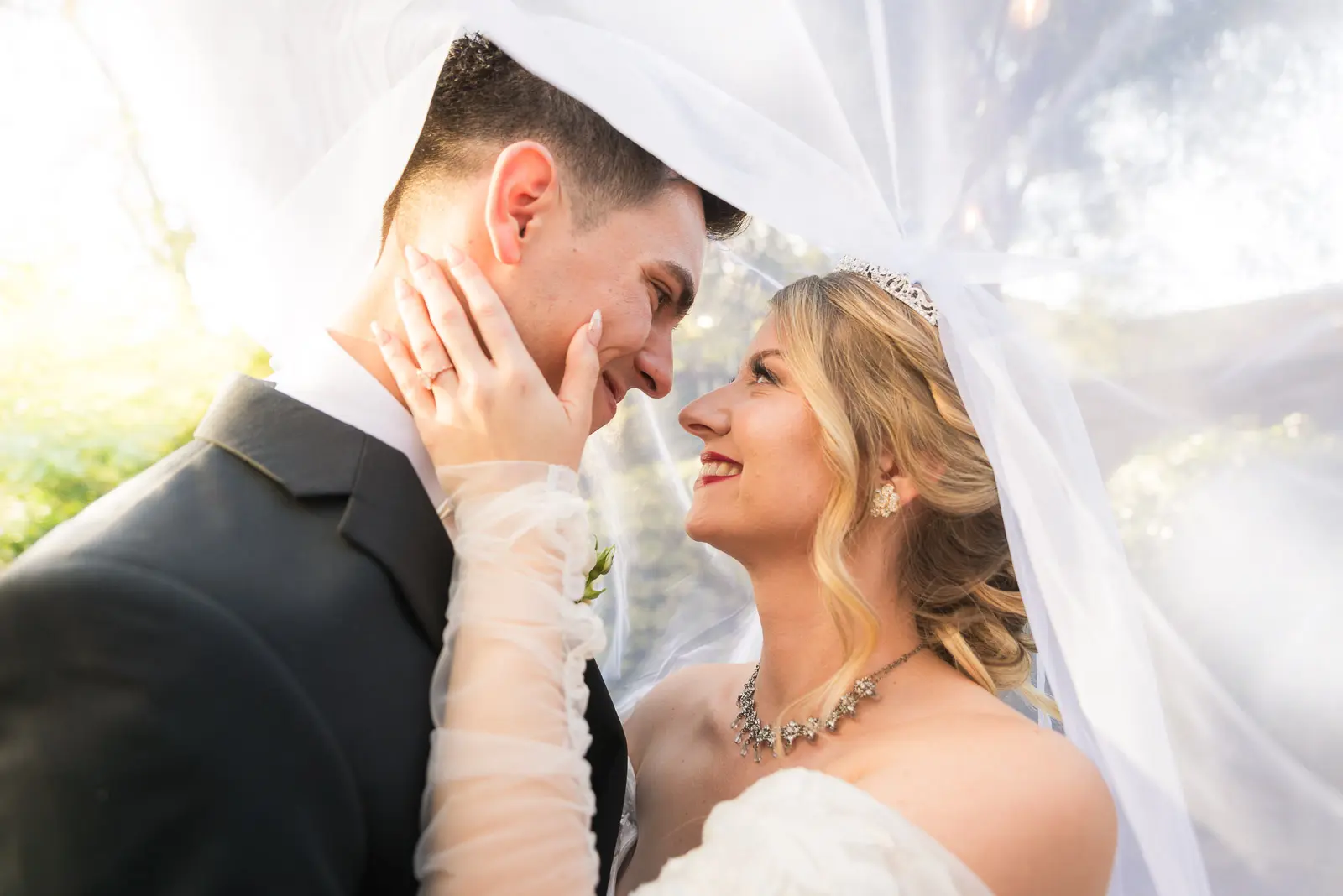 Love-Story-Photography-Veil-Wedding-1600x1068