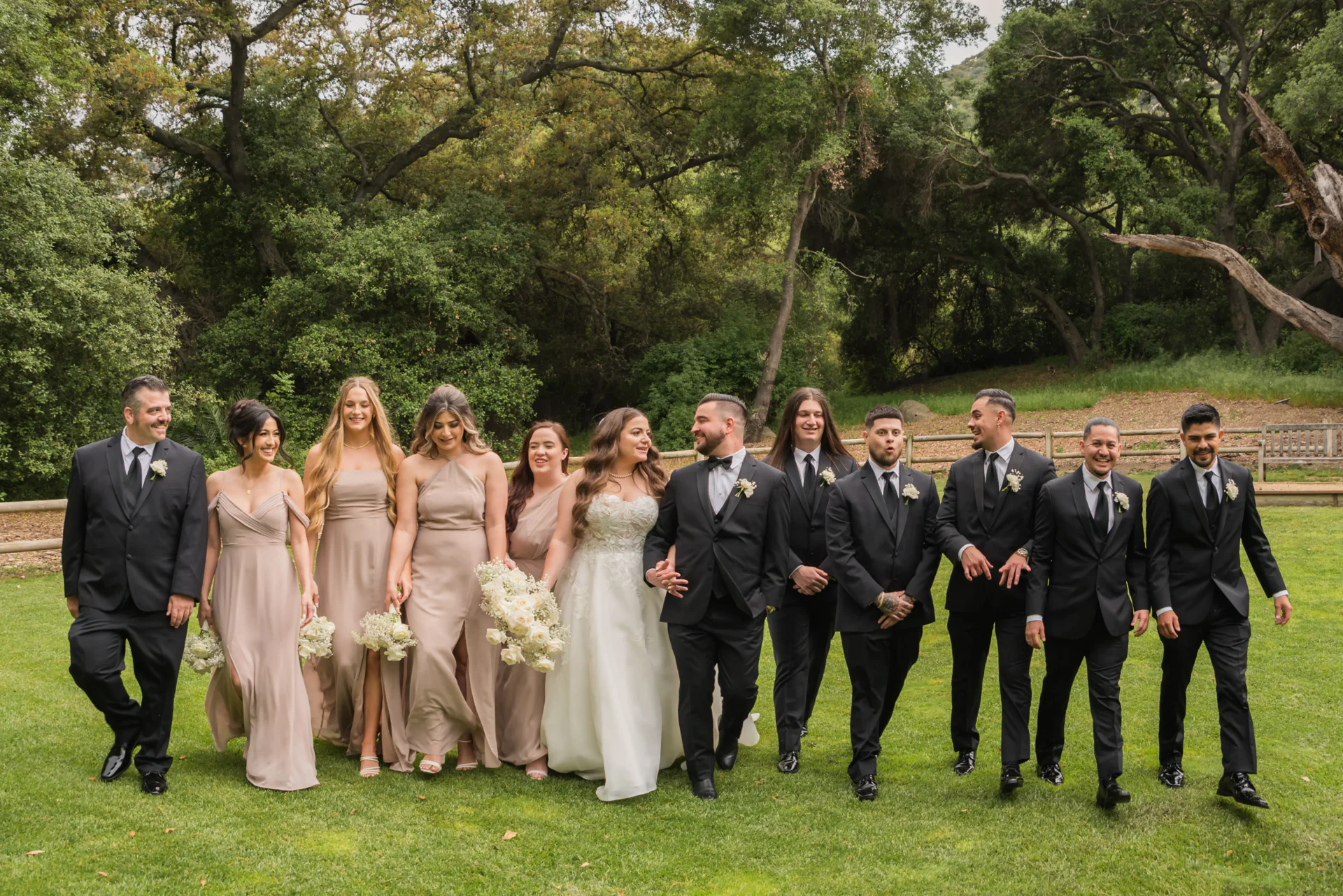 Love-Story-Photography-Wedding-Party-20240426-1600x1068